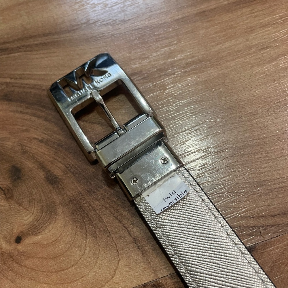 Michael Kors Reversible Belt - Picture 5 of 6